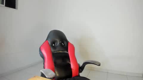 Moonie  online show from November 2025 05:40:02 AM