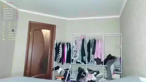 Snapshot of solarsiren chatting on October 2025 05:20:02 AM Mila online show from October 2025 05:20:02 AM