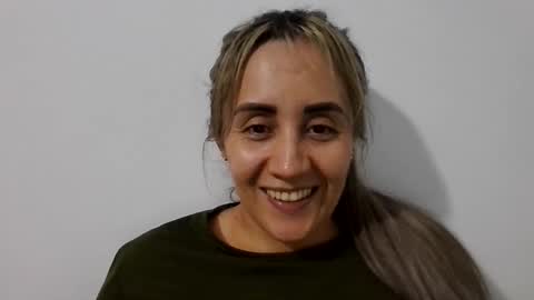 solesitooo online show from April 2026 01:58:01 AM