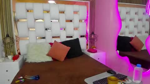 Snapshot of solevanss chatting on February 2025 01:06:01 PM Sol Evans online show from February 2025 01:06:01 PM