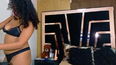 Snapshot of solevanss chatting on September 2025 01:02:02 PM Sol Evans online show from September 2025 01:02:02 PM