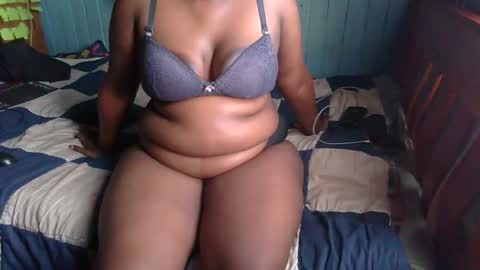 Snapshot of sollybunny chatting on February 2026 03:00:02 PM Solly bunny online show from February 2026 03:00:02 PM