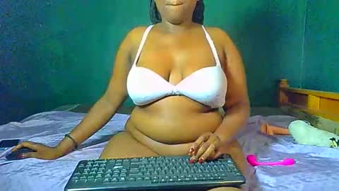 Snapshot of sollybunny chatting on April 2026 12:02:01 AM Solly bunny online show from April 2026 12:02:01 AM