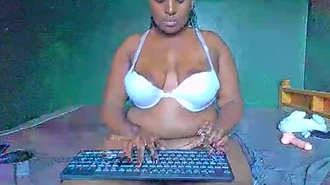 Snapshot of sollybunny chatting on April 2026 08:17:01 AM Solly bunny online show from April 2026 08:17:01 AM