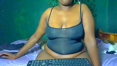 Snapshot of sollybunny chatting on April 2026 02:40:02 AM Solly bunny online show from April 2026 02:40:02 AM