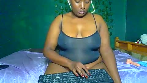 Snapshot of sollybunny chatting on May 2026 01:25:02 AM Solly bunny online show from May 2026 01:25:02 AM