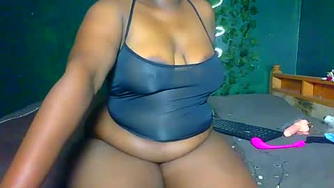 Snapshot of sollybunny chatting on June 2026 01:01:02 AM Solly bunny online show from June 2026 01:01:02 AM