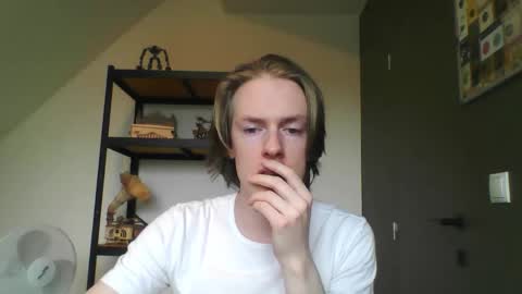 Snapshot of solomongumball chatting on December 2025 12:22:01 PM SOL online show from December 2025 12:22:01 PM