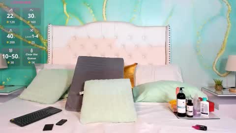 solwynne online show from September 2025 10:26:01 PM