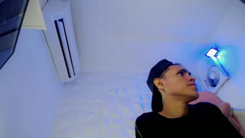 ESTEBAN online show from July 2026 02:14:01 AM