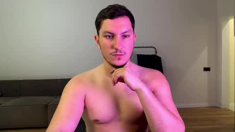 Alex Alex online show from December 2025 07:18:01 PM