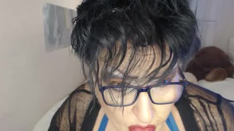 Snapshot of sondrariddle chatting on November 2025 09:15:01 PM sondrariddle online show from November 2025 09:15:01 PM