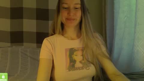 Snapshot of song_to_the_siren chatting on December 2024 10:03:01 AM Mary online show from December 2024 10:03:01 AM