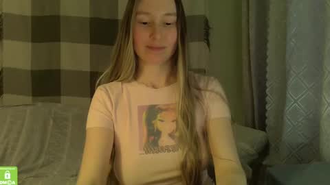 Snapshot of song_to_the_siren chatting on December 2024 01:06:01 PM Mary online show from December 2024 01:06:01 PM