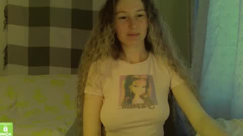 Snapshot of song_to_the_siren chatting on December 2024 10:45:02 AM Mary online show from December 2024 10:45:02 AM