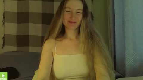 Snapshot of song_to_the_siren chatting on December 2024 11:18:01 AM Mary online show from December 2024 11:18:01 AM