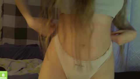 Snapshot of song_to_the_siren chatting on December 2024 10:23:02 AM Mary online show from December 2024 10:23:02 AM