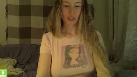 Snapshot of song_to_the_siren chatting on December 2024 03:31:02 PM Mary online show from December 2024 03:31:02 PM