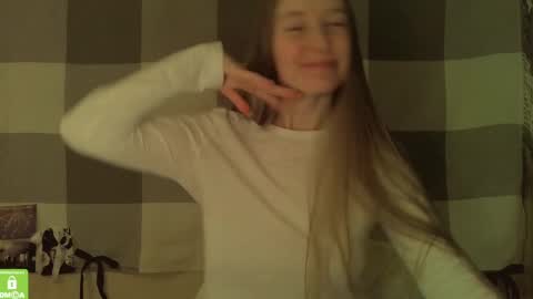 Snapshot of song_to_the_siren chatting on January 2025 08:24:01 PM Mary online show from January 2025 08:24:01 PM