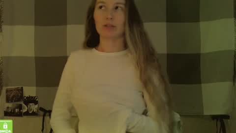 Snapshot of song_to_the_siren chatting on February 2025 11:47:02 AM Mary online show from February 2025 11:47:02 AM