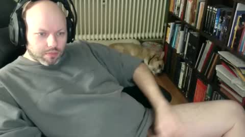 Tom online show from November 2025 04:08:01 PM