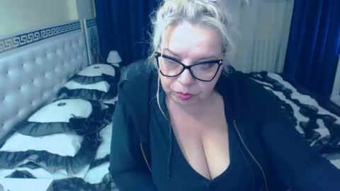 Sonya online show from December 2024 05:29:02 PM