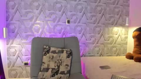 sophie online show from July 2026 12:31:02 PM