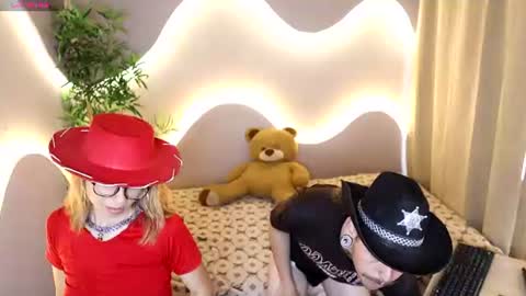 sophi_and_dereck online show from June 2026 12:37:01 PM