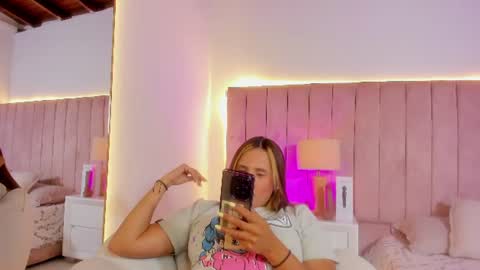 sophi_cooper29 online show from July 2026 10:00:01 PM