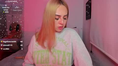 Snapshot of sophi_moreno chatting on January 2025 06:03:02 AM Sofi online show from January 2025 06:03:02 AM