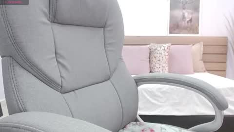 Sophia  online show from March 2026 12:43:01 PM