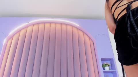 Sophi  online show from February 2025 09:00:02 AM