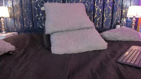 Sofia  online show from November 2025 03:11:01 PM