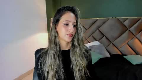 Sofia online show from January 2026 07:23:01 PM