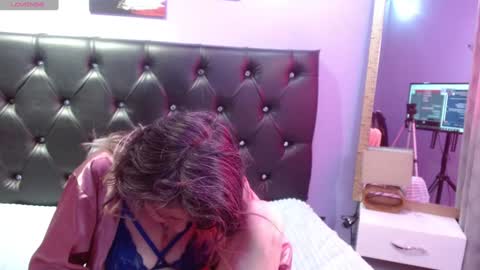     SOPHIA      online show from December 2024 03:44:01 PM