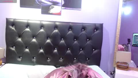     SOPHIA      online show from December 2024 07:49:02 PM