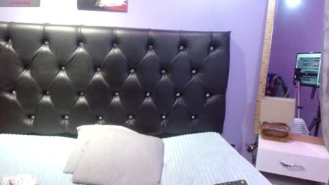     SOPHIA      online show from December 2024 10:52:02 PM