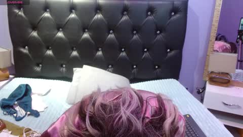     SOPHIA      online show from December 2024 02:04:01 AM