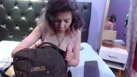     SOPHIA      online show from January 2025 07:29:02 PM