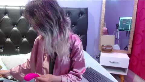     SOPHIA      online show from January 2025 11:11:01 AM