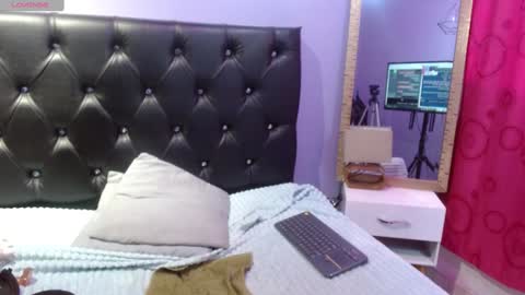     SOPHIA      online show from January 2025 10:24:01 PM