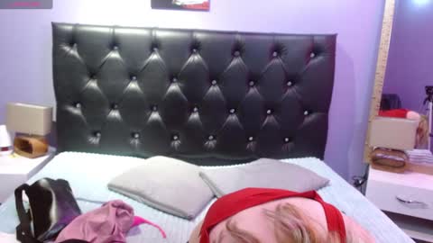     SOPHIA      online show from January 2025 07:44:02 PM