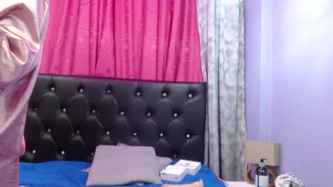     SOPHIA      online show from February 2025 02:45:02 AM