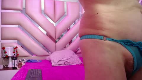     SOPHIA      online show from February 2025 07:38:02 PM