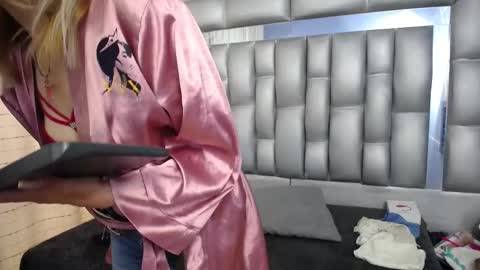     SOPHIA      online show from February 2025 07:35:02 PM