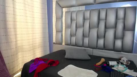     SOPHIA      online show from March 2025 04:28:02 PM