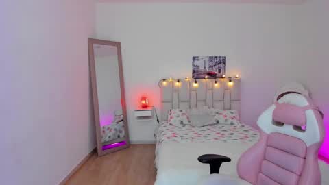 Snapshot of sophia_rincon chatting on January 2025 06:59:02 PM Sophia Rincon online show from January 2025 06:59:02 PM