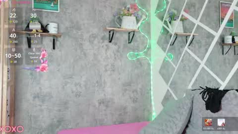 Snapshot of sophia_xoxo1 chatting on May 2026 12:10:01 PM Sophie online show from May 2026 12:10:01 PM