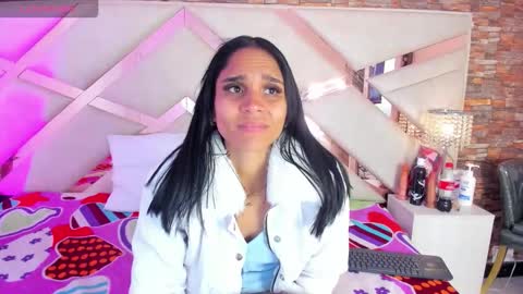 Snapshot of sophiaa_paris chatting on November 2025 02:28:01 AM Sophia Paris online show from November 2025 02:28:01 AM