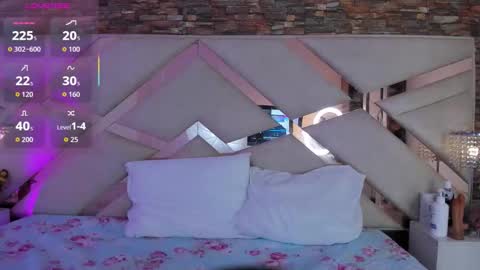 Snapshot of sophiaa_paris chatting on November 2025 03:28:01 AM Sophia Paris online show from November 2025 03:28:01 AM